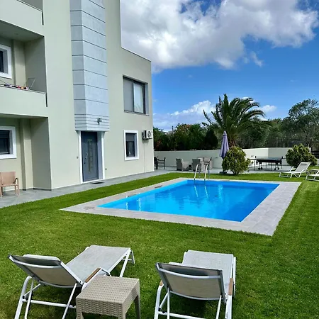 Rose Ground Floor - Private Swimming Pool Garden *