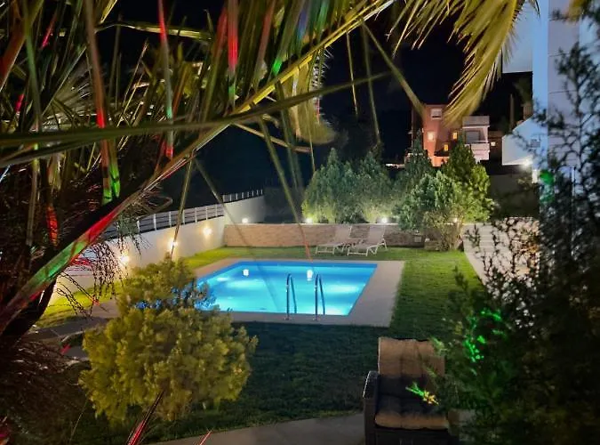 Rose Ground Floor - Private Swimming Pool Garden Villa