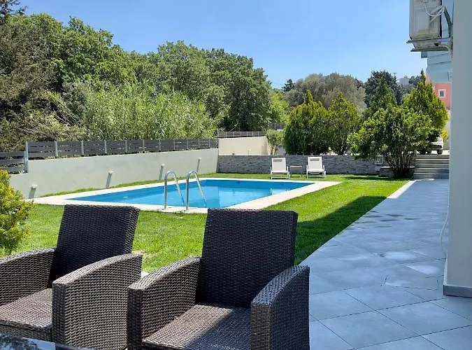 Rose Ground Floor - Private Swimming Pool Garden