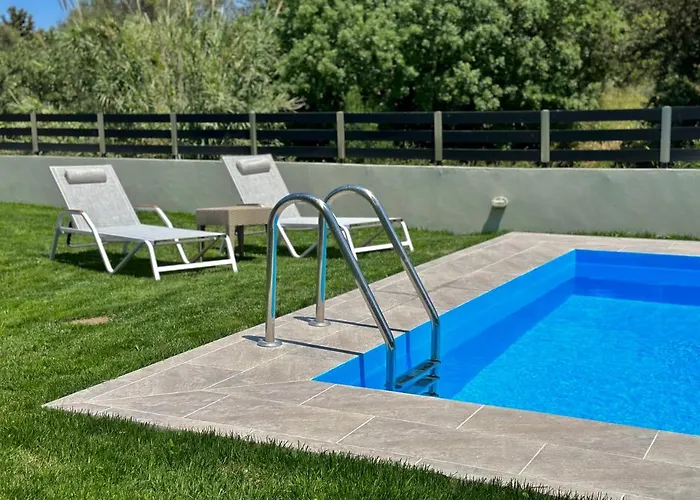 Villa Rose Ground Floor - Private Swimming Pool Garden *