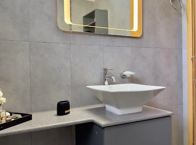 Villa Rose Ground Floor - Private Swimming Pool Garden