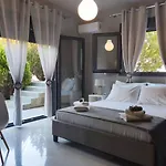 Rose Ground Floor - Private Swimming Pool Garden Villa