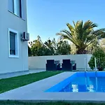 Rose Ground Floor - Private Swimming Pool Garden Villa *
