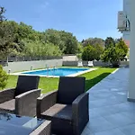 Rose Ground Floor - Private Swimming Pool Garden