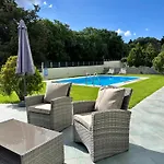 Villa Rose Ground Floor - Private Swimming Pool Garden