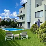 Villa Rose Ground Floor - Private Swimming Pool Garden *