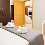 Rose Ground Floor - Private Swimming Pool Garden Villa *