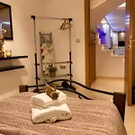 Villa Rose Ground Floor - Private Swimming Pool Garden *