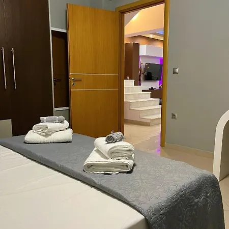 Villa Rose Ground Floor - Private Swimming Pool Garden *