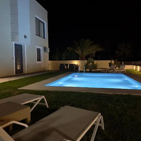 Rose Ground Floor - Private Swimming Pool Garden