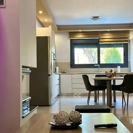 Rose Ground Floor - Private Swimming Pool Garden *