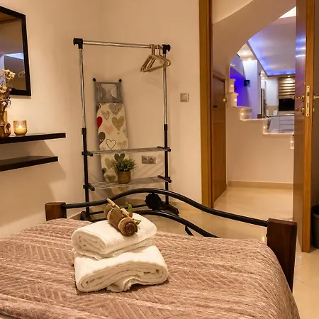 Villa Rose Ground Floor - Private Swimming Pool Garden *