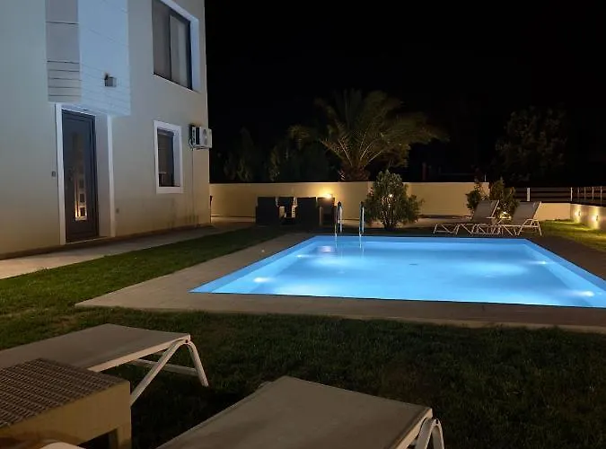 Rose Ground Floor - Private Swimming Pool Garden