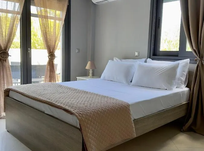 Rose Ground Floor - Private Swimming Pool Garden *