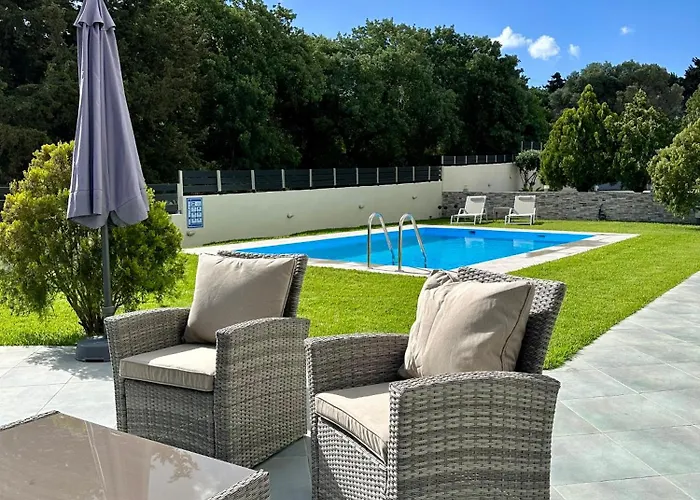 Villa Rose Ground Floor - Private Swimming Pool Garden