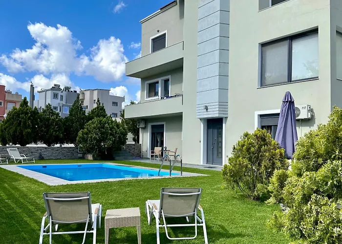 Villa Rose Ground Floor - Private Swimming Pool Garden *