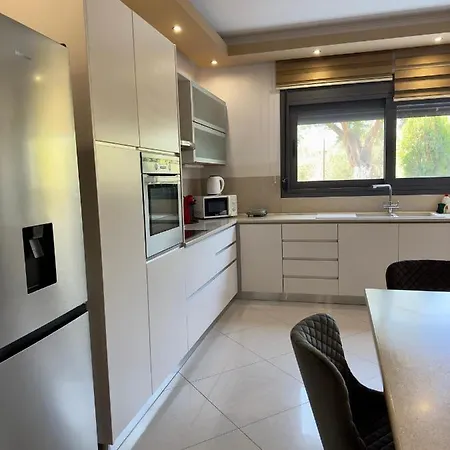 Rose Ground Floor - Private Swimming Pool Garden Villa *